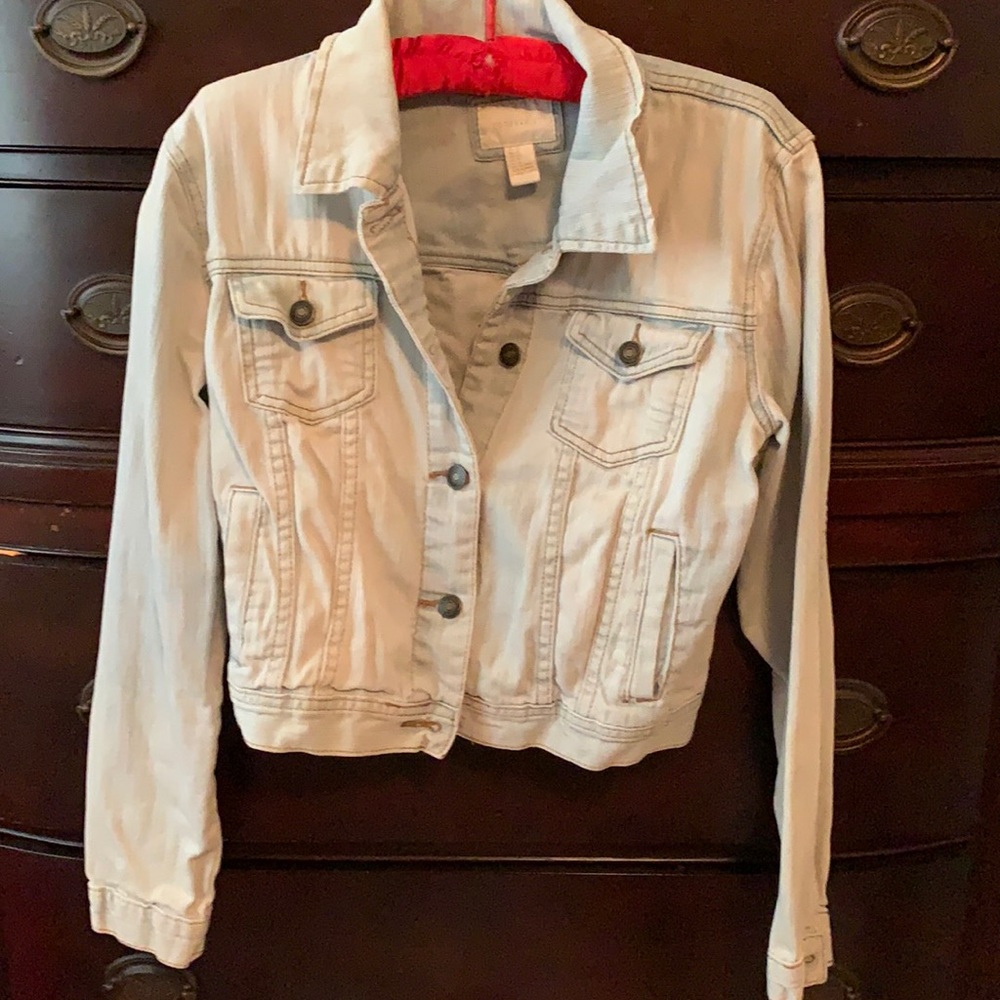 🔥🆕Jean jacket! Forever 21! Size Medium!